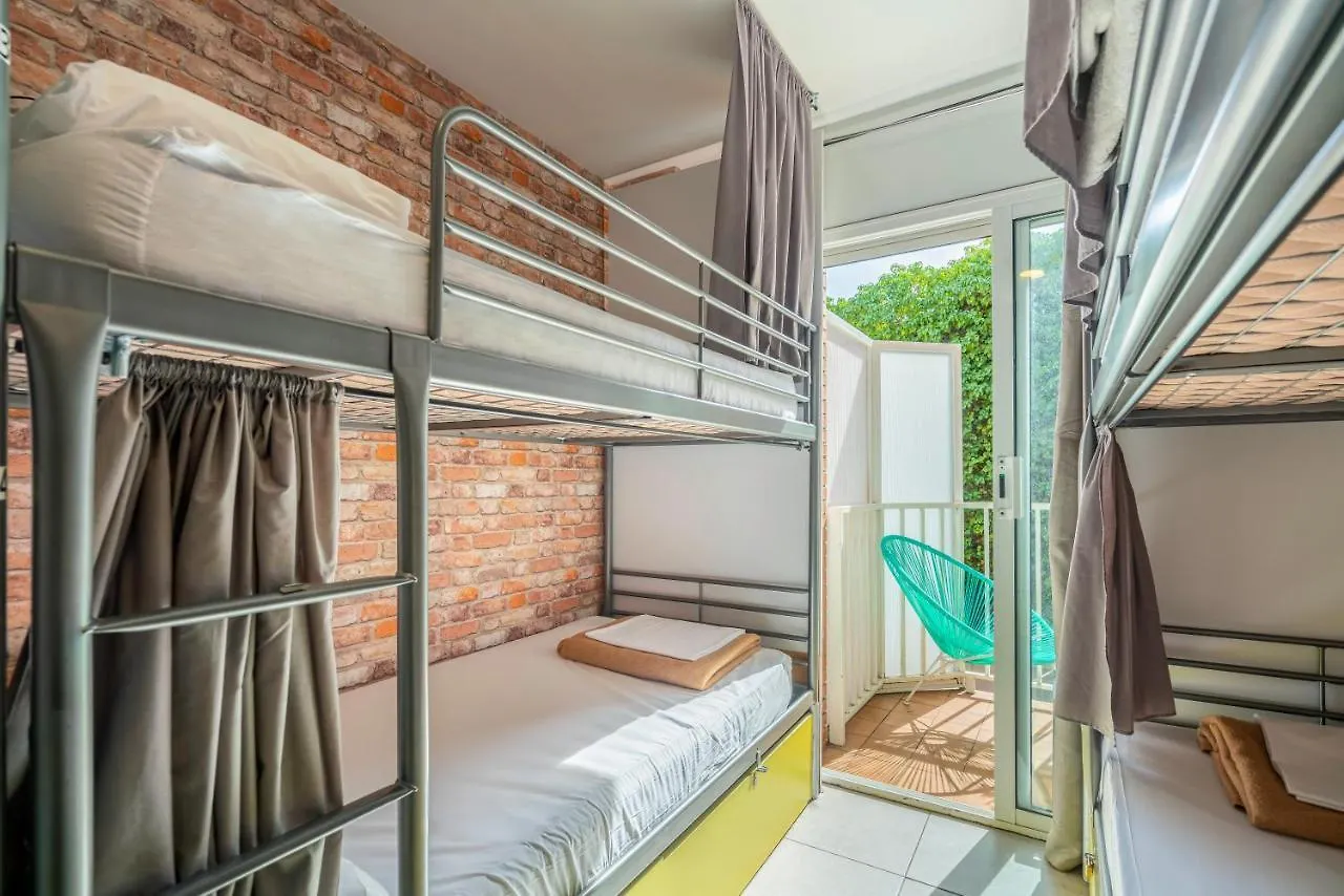 Casa Barcelo Camp Nou Barcelona Hostel L'Hospitalet de Llobregat 0*,