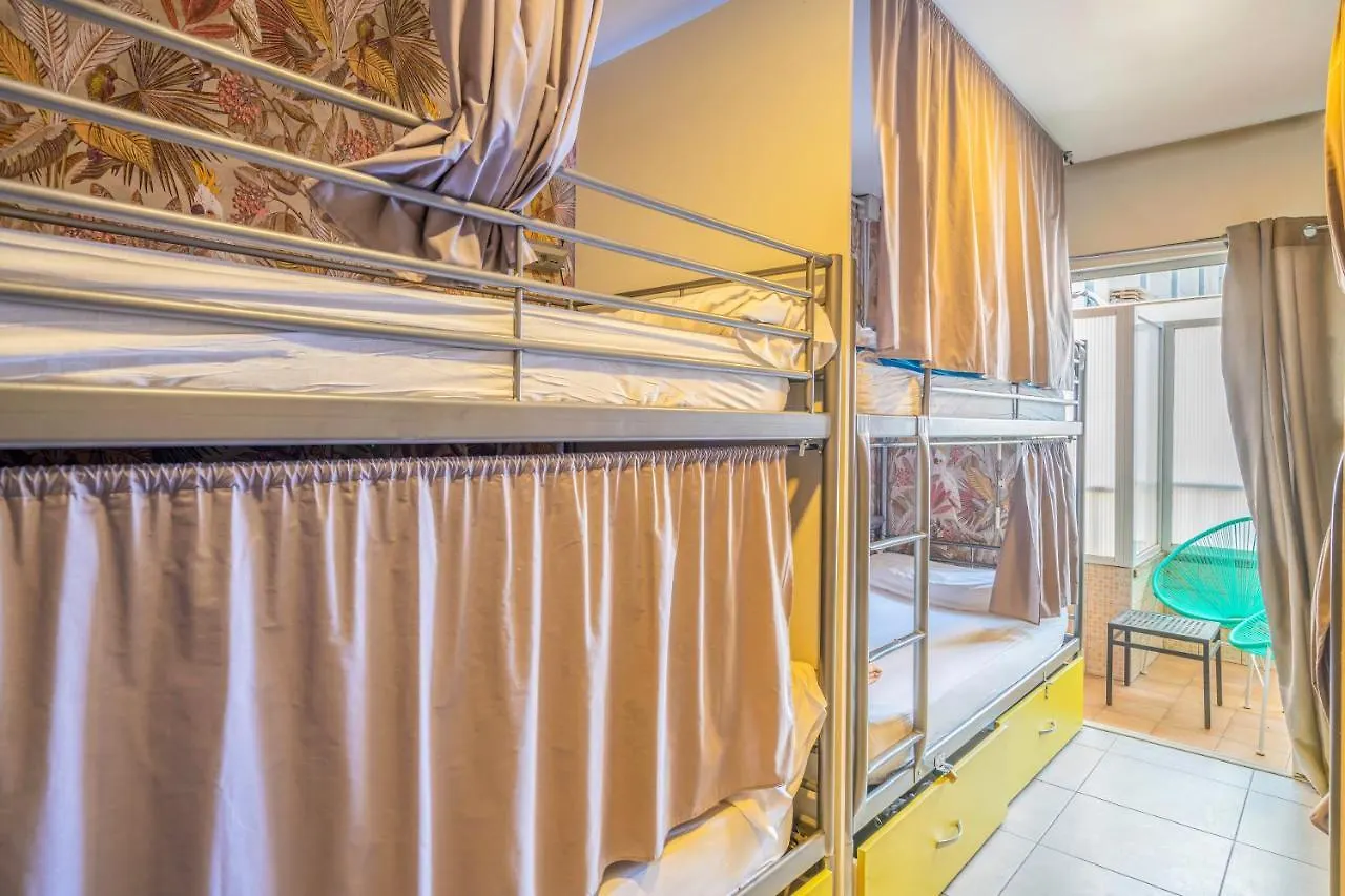Casa Barcelo Camp Nou Barcelona Hostel L'Hospitalet de Llobregat Spanje