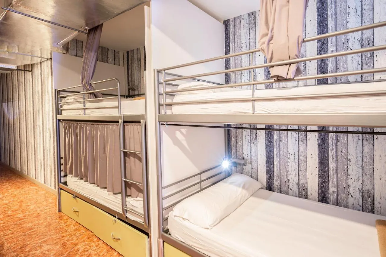 Casa Barcelo Camp Nou Barcelona Hostel L'Hospitalet de Llobregat Spanje